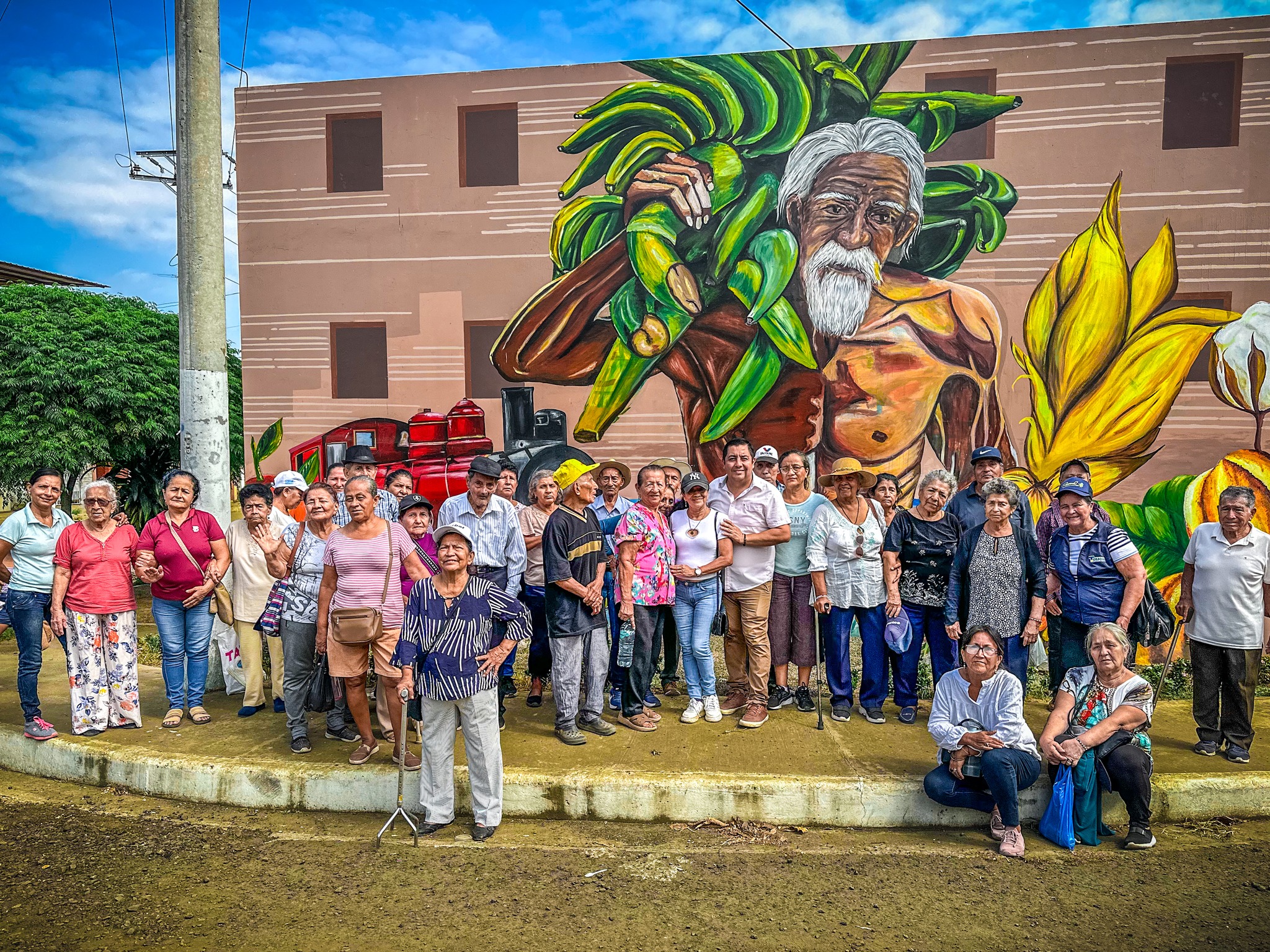 Adultos mayores del CEMDI participan en jornada de integración en la parroquia Ángel Pedro Giler