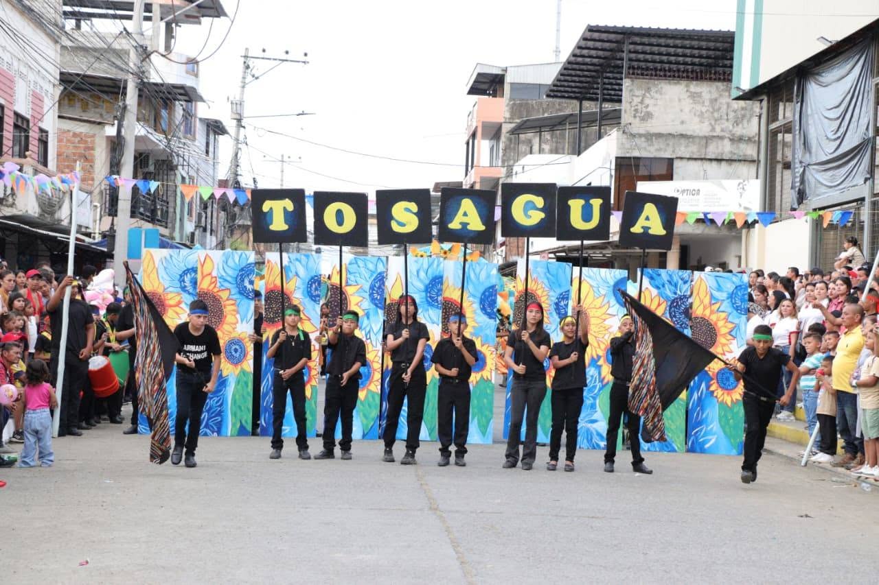 Tosagua dio inicio a sus fiestas con un Pregón Artístico y Cultural